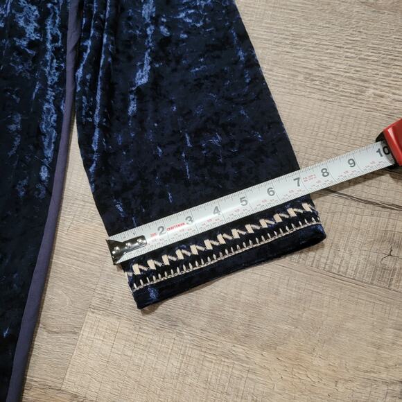 Andree by UNIT Embroidered Plus Size 2X Blue Velvet Wide Sleeve Tunic Top Boho - Picture 7 of 7